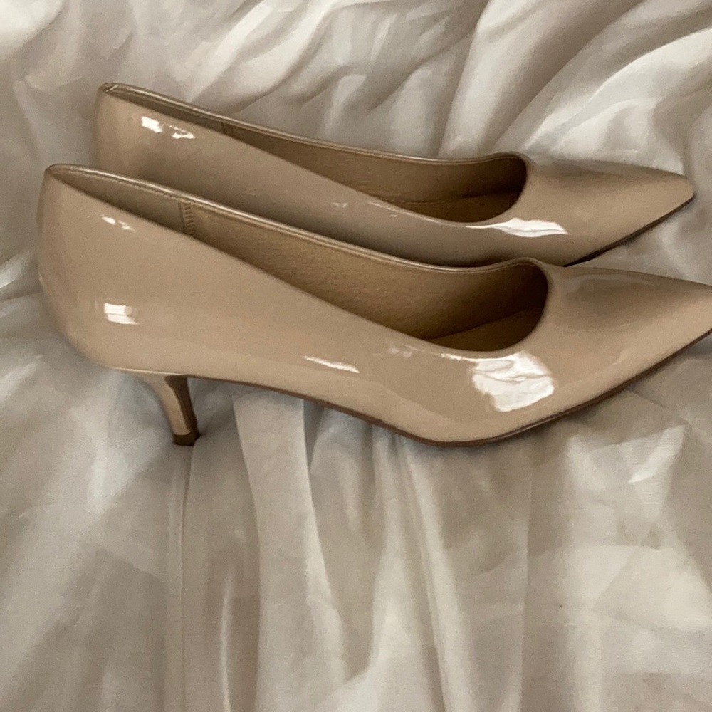 Kitten heal, nude 7w, worn once
